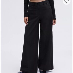 NWOT LuluLemon City Sleek Utilitech Extra-Wide-Leg Pant